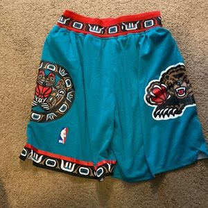 Just-Don Vancouver Grizzlies shorts